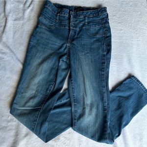 stretchy skinny jeans